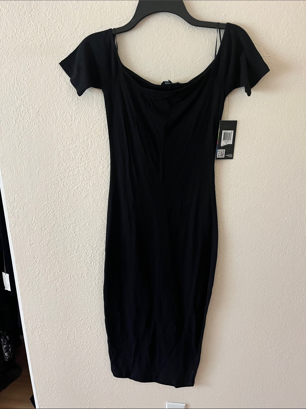 Hurley Black Off-the-Shoulder Midi Bodycon Dress